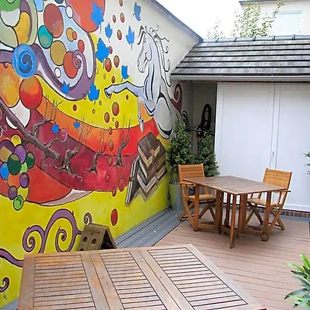 Oda ve Kahvaltı D'hotes Les Epicuriens 4*