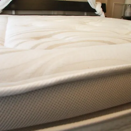 Bed & Breakfast D'hotes Les Epicuriens 4*