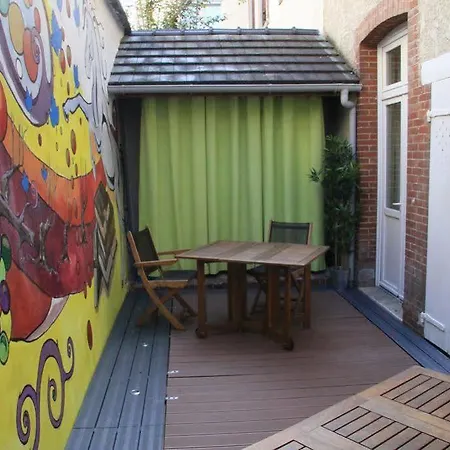 D'hotes Les Epicuriens Bed & Breakfast *